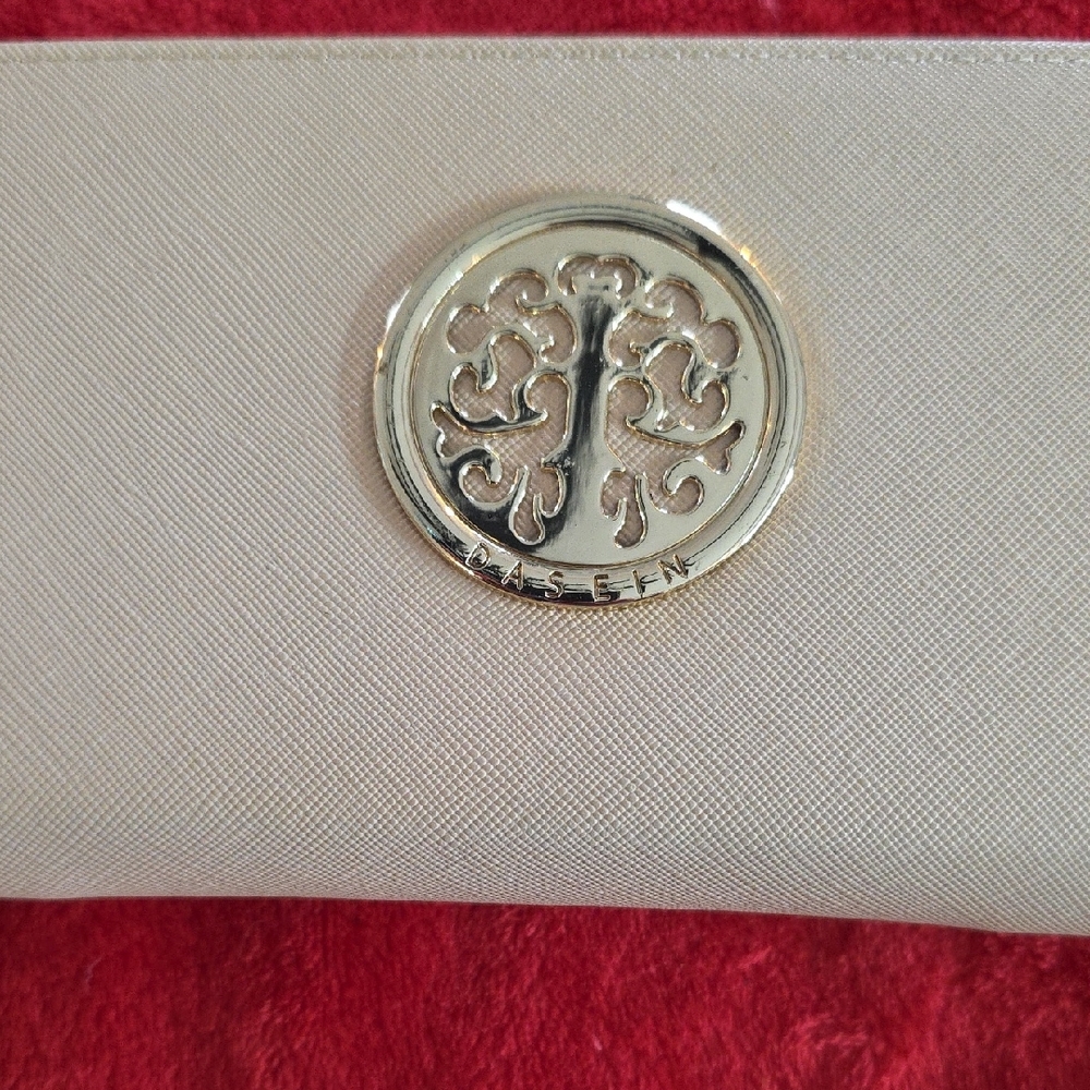 Elegant Beige Clutch by
